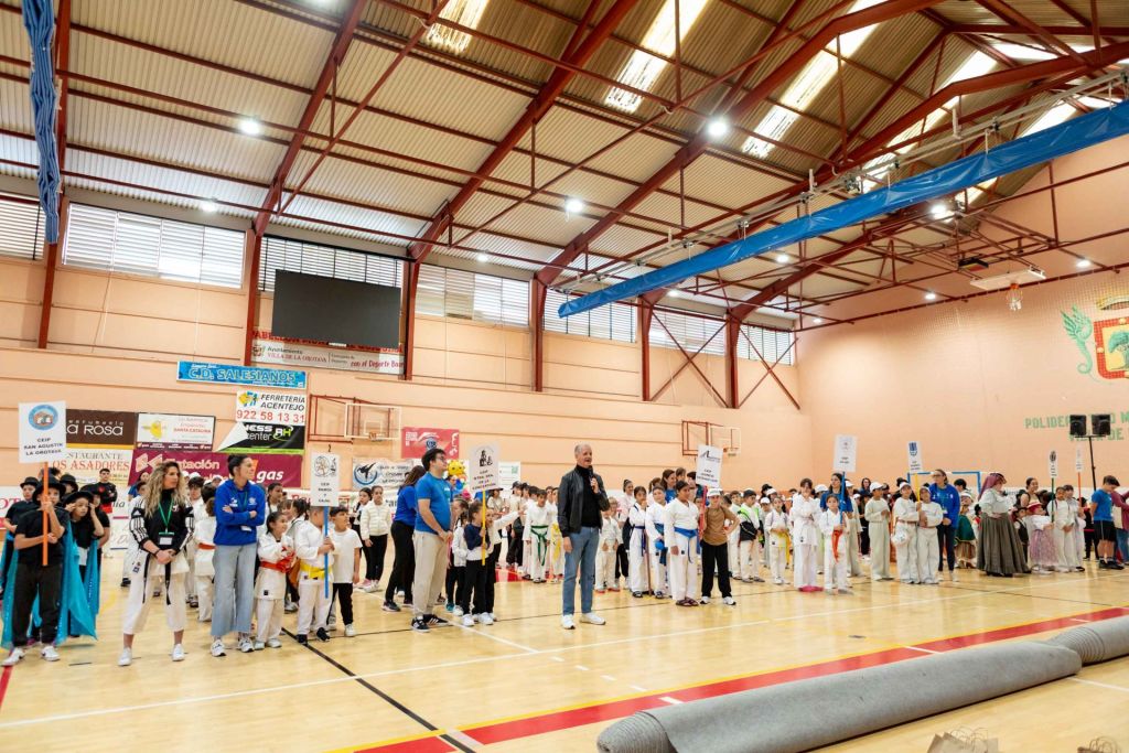 Francisco Linares en una muestra de actividades deportivas extraescolares (LA OROTAVA)