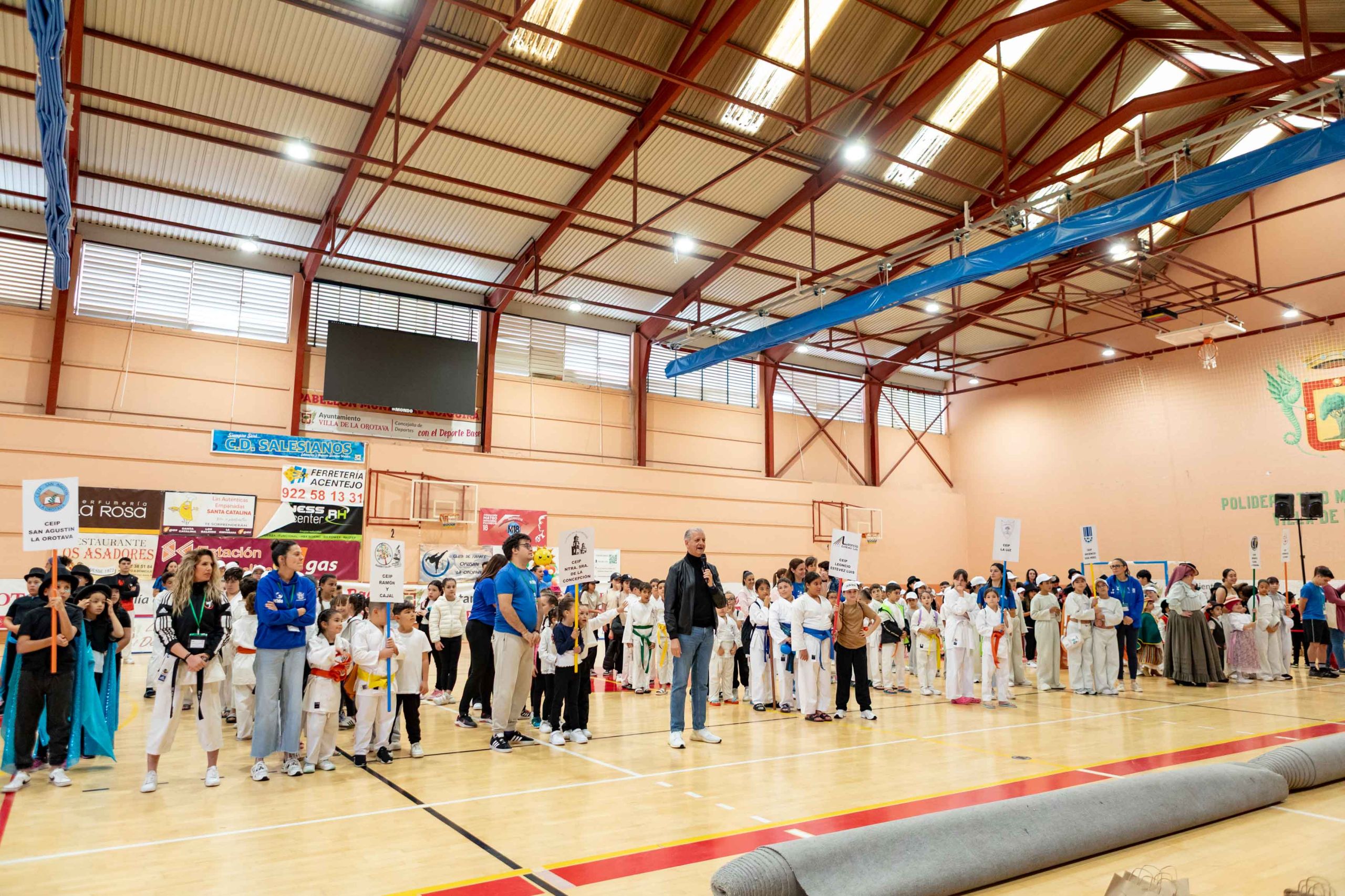 Francisco Linares en una muestra de actividades deportivas extraescolares (LA OROTAVA)