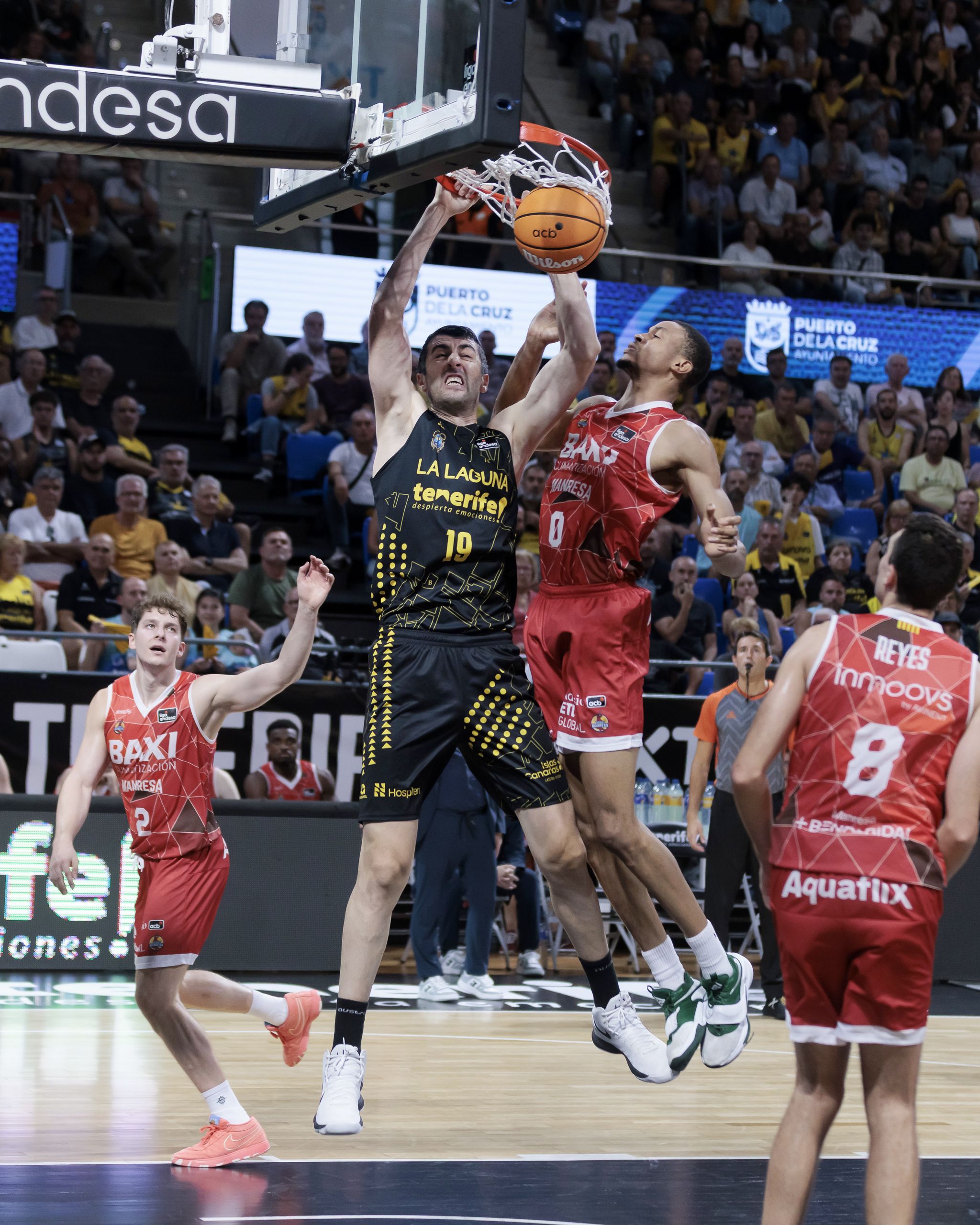 Shermadini ante el Baxi Manresa (CB CANARIAS)