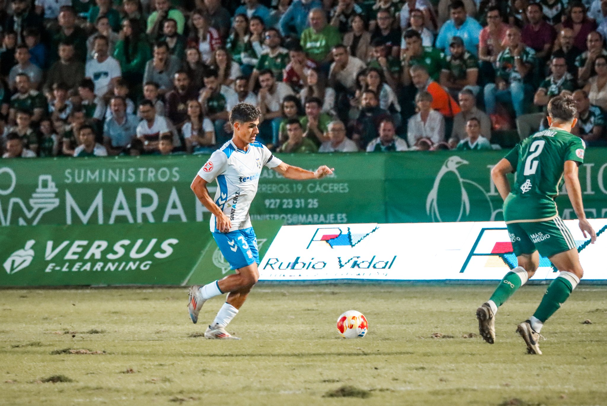 Ander Zoilo ante el Cacereño (CD TENERIFE)