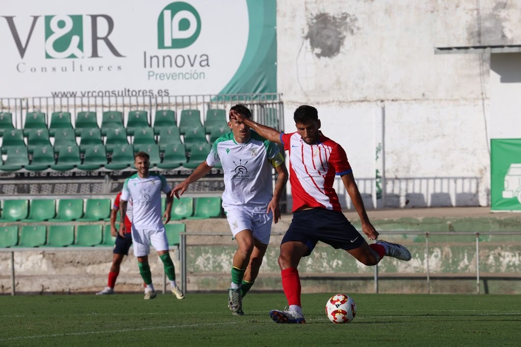 Javi Alonso, en un partido de pretemporada (@ALGECIRASCF).