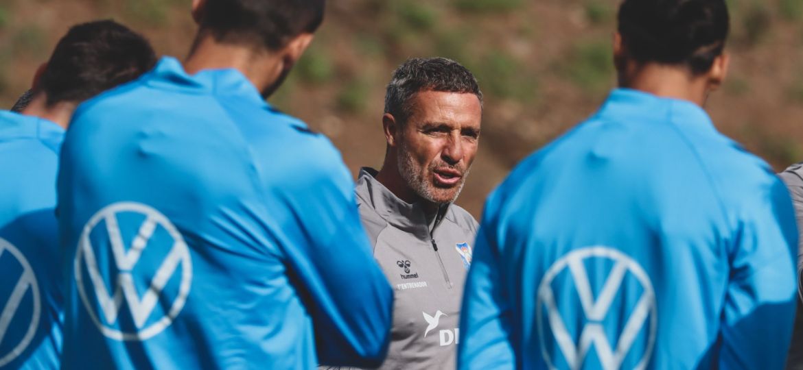 Óscar Cano prepara su debut en el Heliodoro (CD TENERIFE)