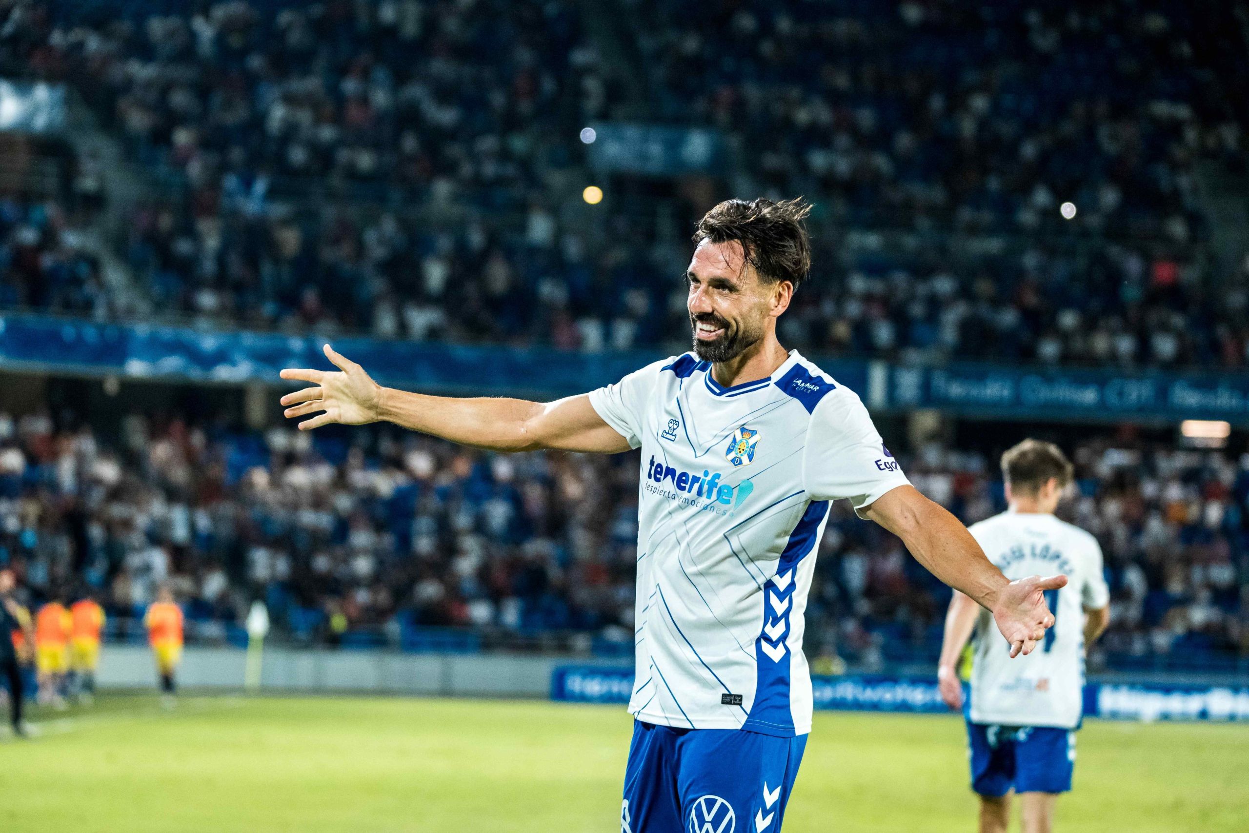 Gallego celebra un gol (CD TENERIFE).
