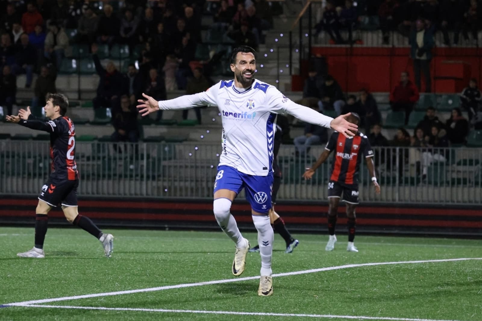 Gallego celebra su gol ante el Arenas (CD TENERIFE).