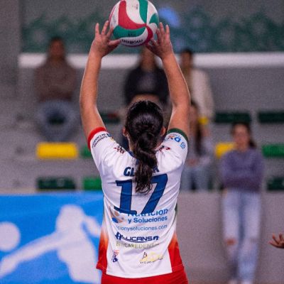 Gloria López con el Élite Vóley El Rosario (CEDIDA)