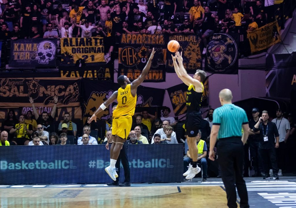Tim Abromaitis desde el triple (CB CANARIAS)