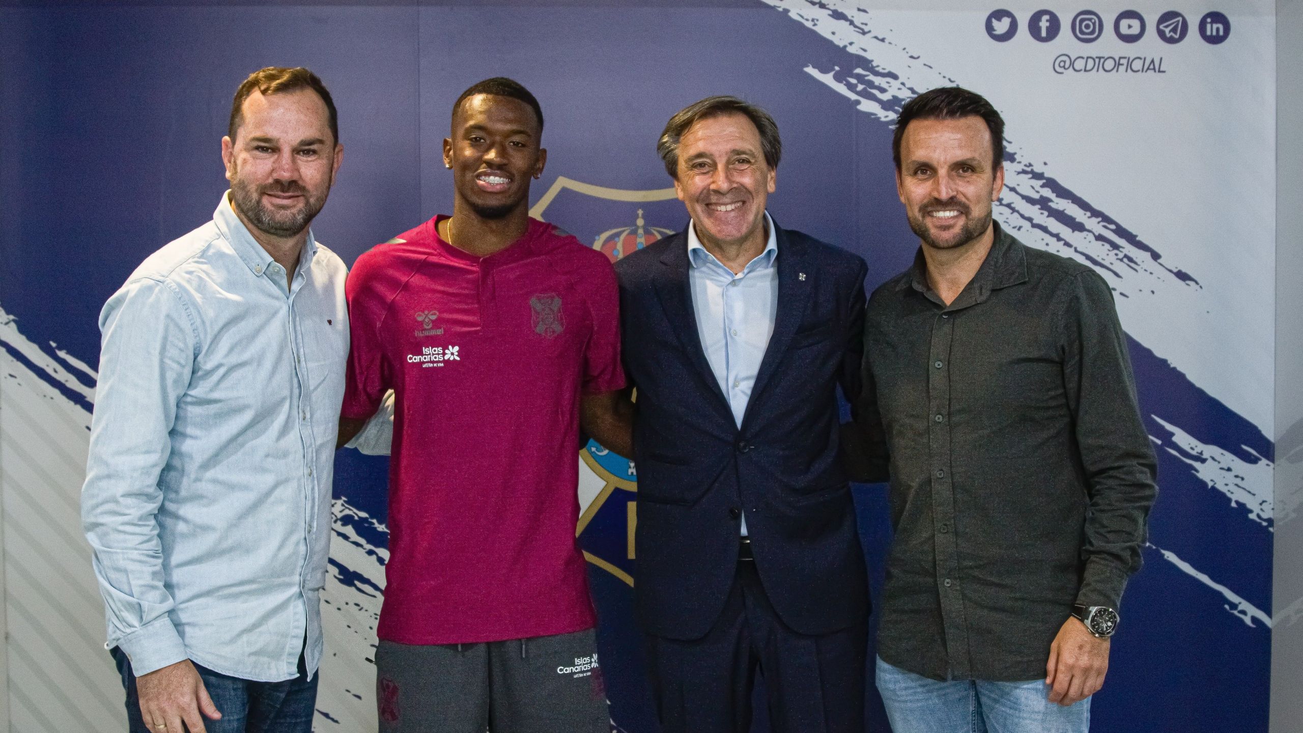 Guill, junto a Alassan, Miñambres y Ayoze (CD TENERIFE).