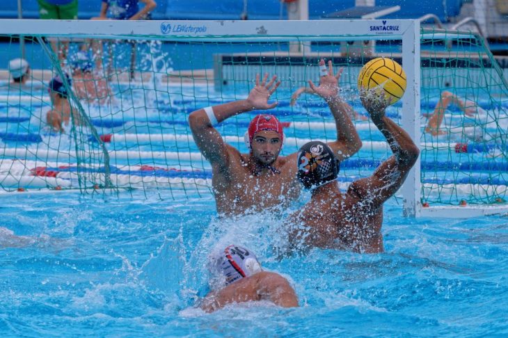 Un partido del CN Echeyde (FOTO: LACORCHERA.COM).