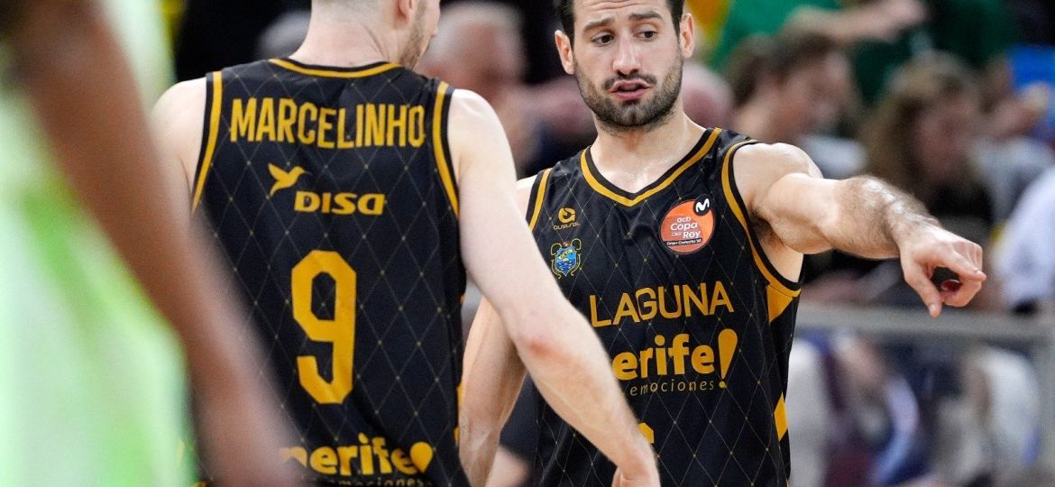 Marcelinho Huertas junto a Bruno Fitipaldo (ACB Media/ Mariano Pozo)