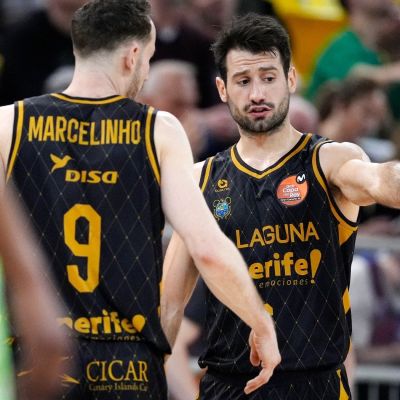 Marcelinho Huertas junto a Bruno Fitipaldo (ACB Media/ Mariano Pozo)