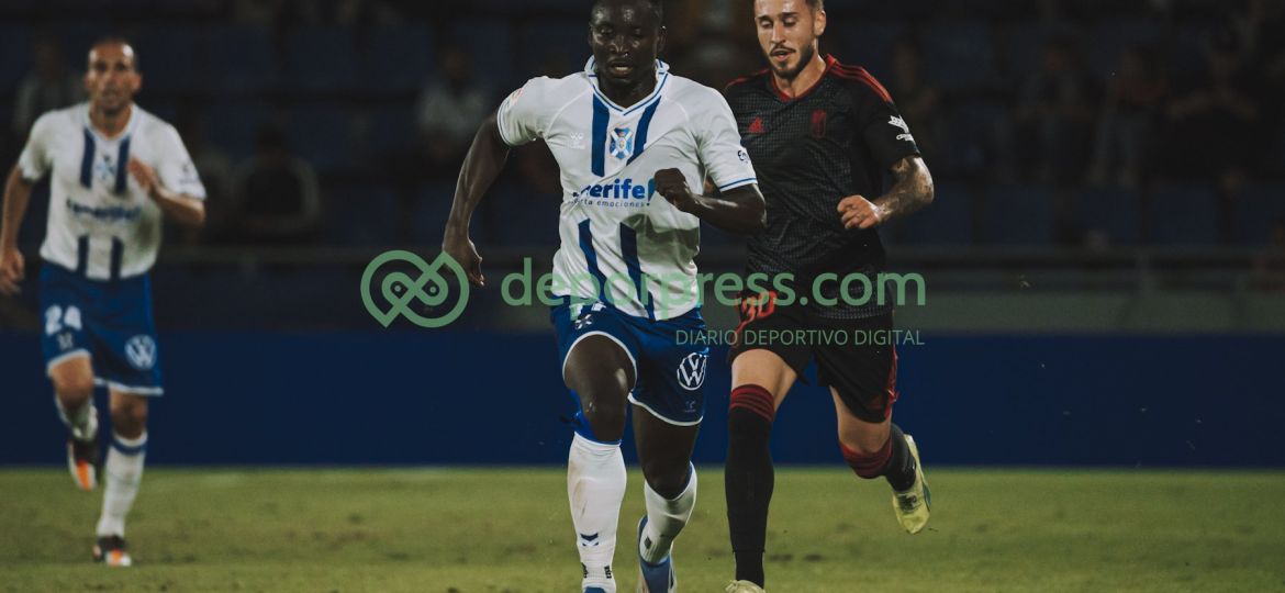Mo Dauda ante el Granada. (DEPORPRESS)