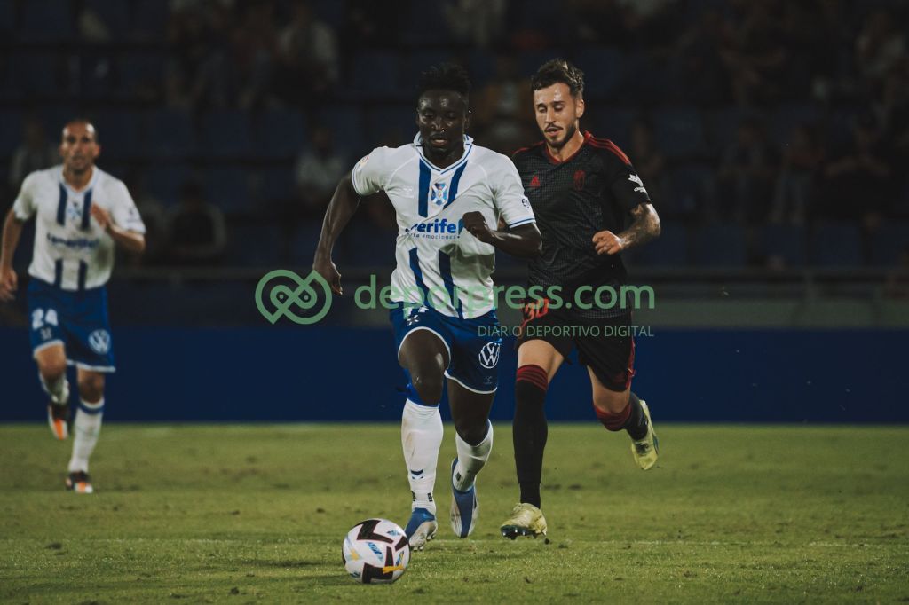 Mo Dauda ante el Granada. (DEPORPRESS)