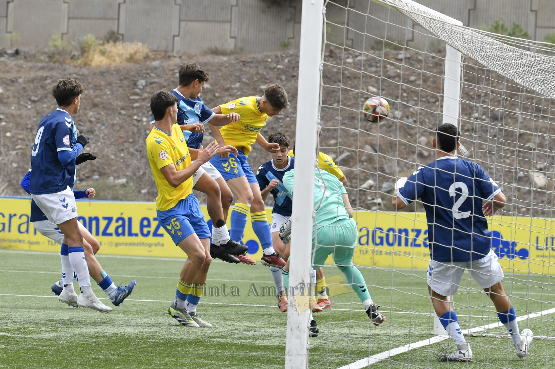 Imagen del derbi juvenil Las Palmas- Tenerife. (TINTAAMARILLA)