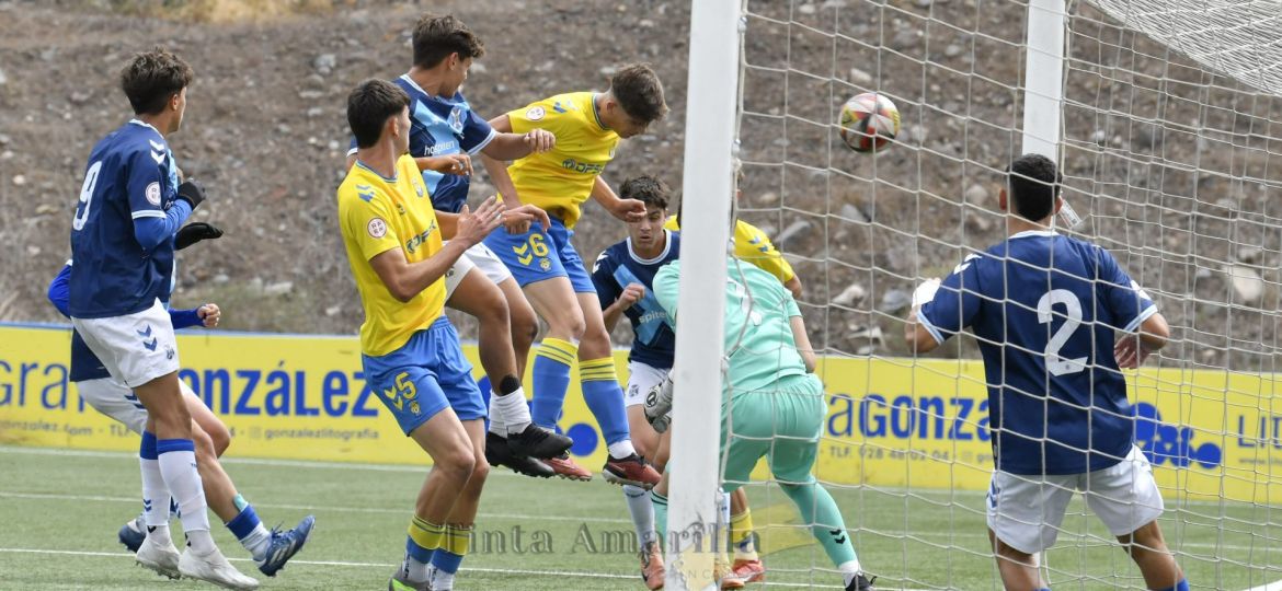 Imagen del derbi juvenil Las Palmas- Tenerife. (TINTAAMARILLA)