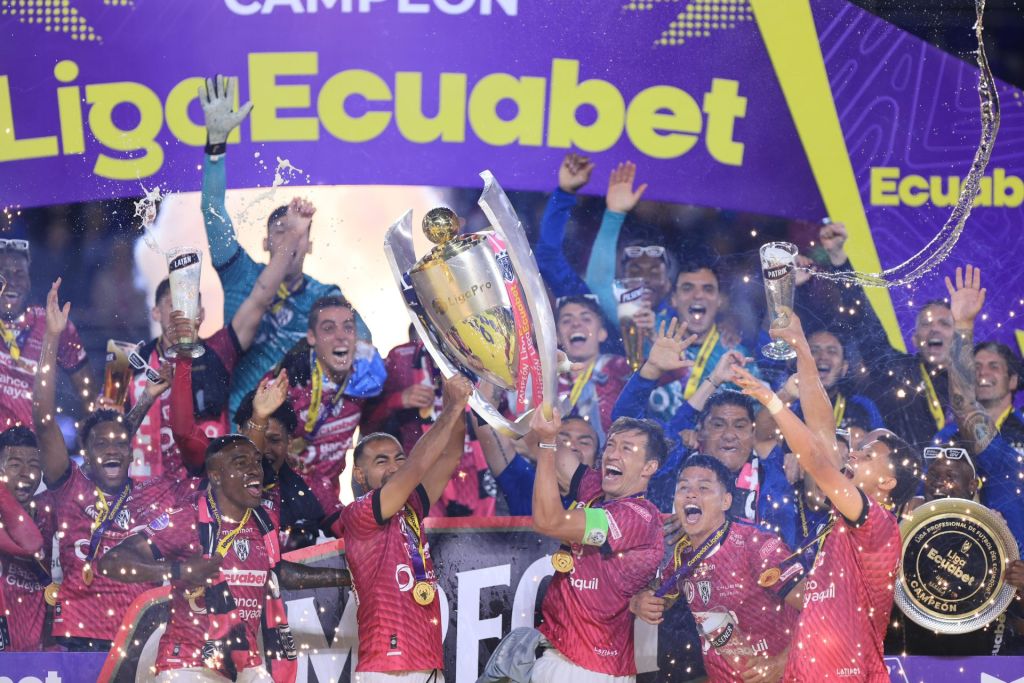 Independiente del Valle levanta la copa de ganadores de Liga (INDEPENDIENTE DEL VALLE)|Javi Rabanal (Independiente del Valle)