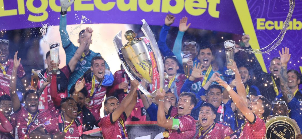 Independiente del Valle levanta la copa de ganadores de Liga (INDEPENDIENTE DEL VALLE)|Javi Rabanal (Independiente del Valle)