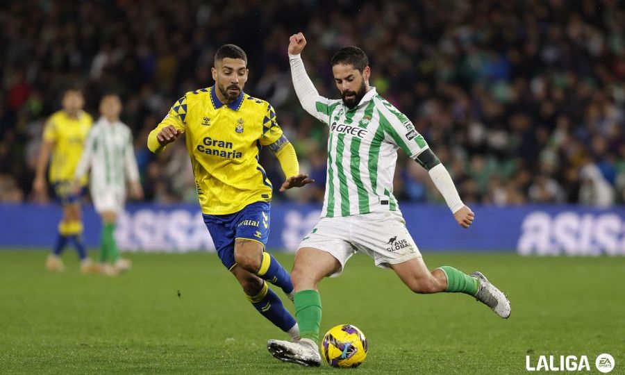 Isco frente a Álex Suárez (La Liga)