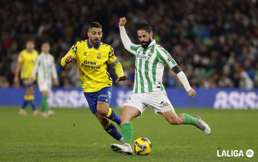 Isco frente a Álex Suárez (La Liga)