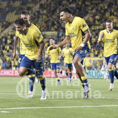 Iván Gil celebrando uno de sus goles a la Real B (TINTAAMARILLA / C. TORRES)