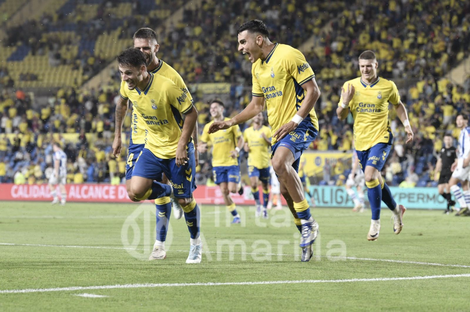 Iván Gil celebrando uno de sus goles a la Real B (TINTAAMARILLA / C. TORRES)