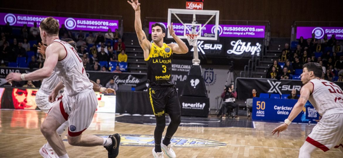 Jaime Fernández tirando de tres ante el BAXI Manresa (BCL)