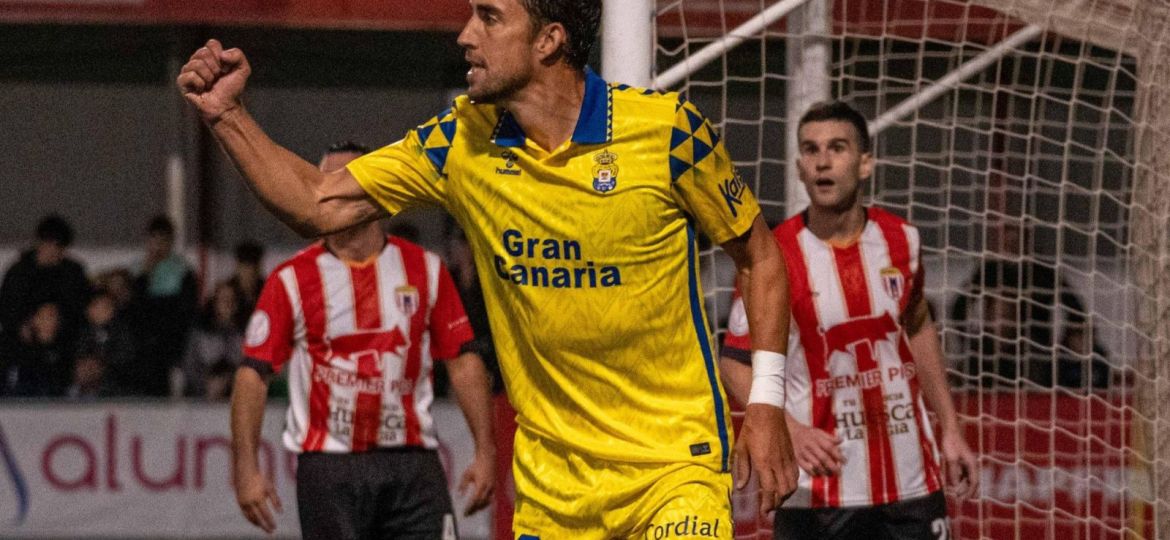 Jaime Mata celebra un gol al Ontiñena (UD LAS PALMAS)