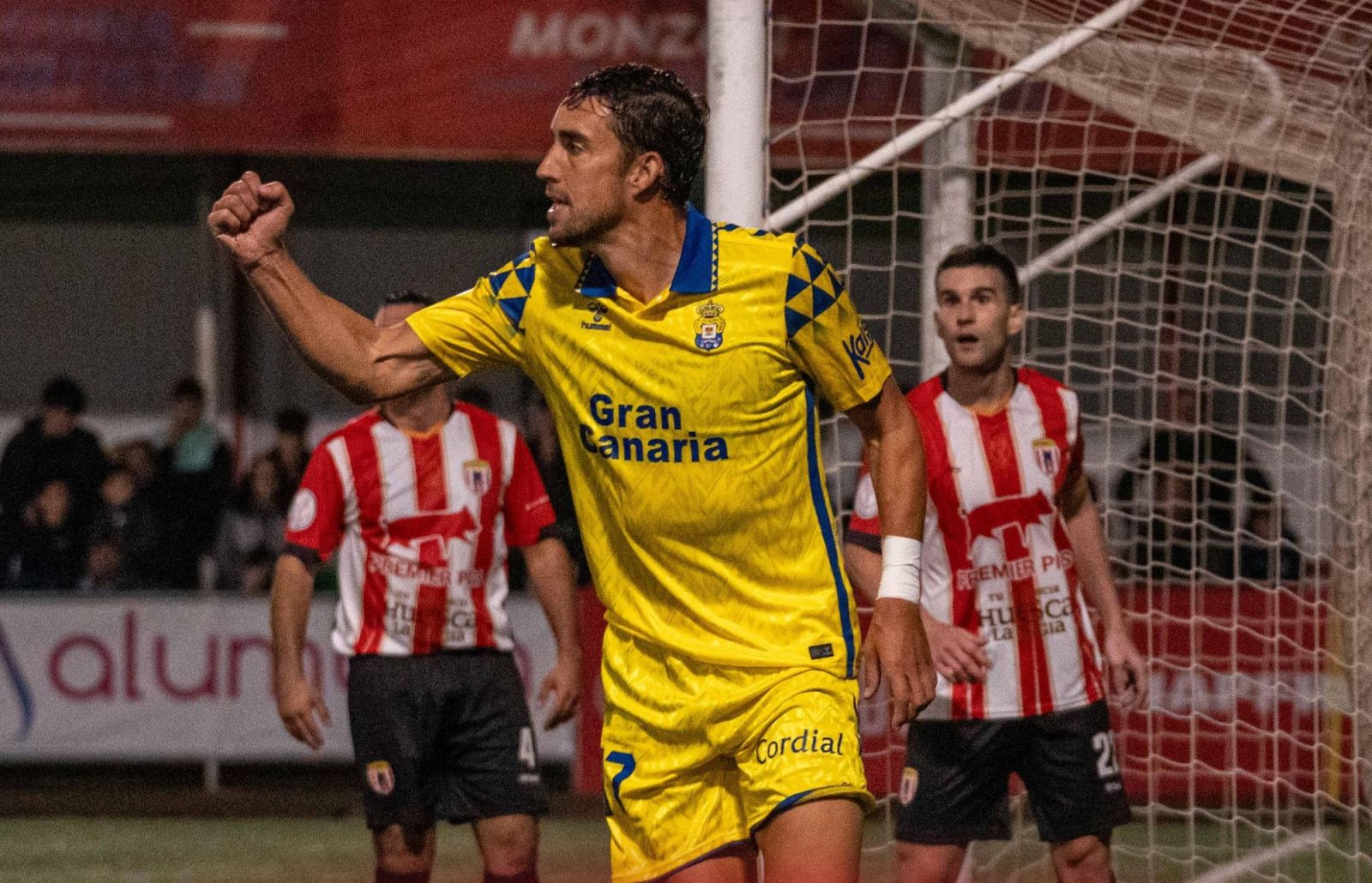 Jaime Mata celebra un gol al Ontiñena (UD LAS PALMAS)