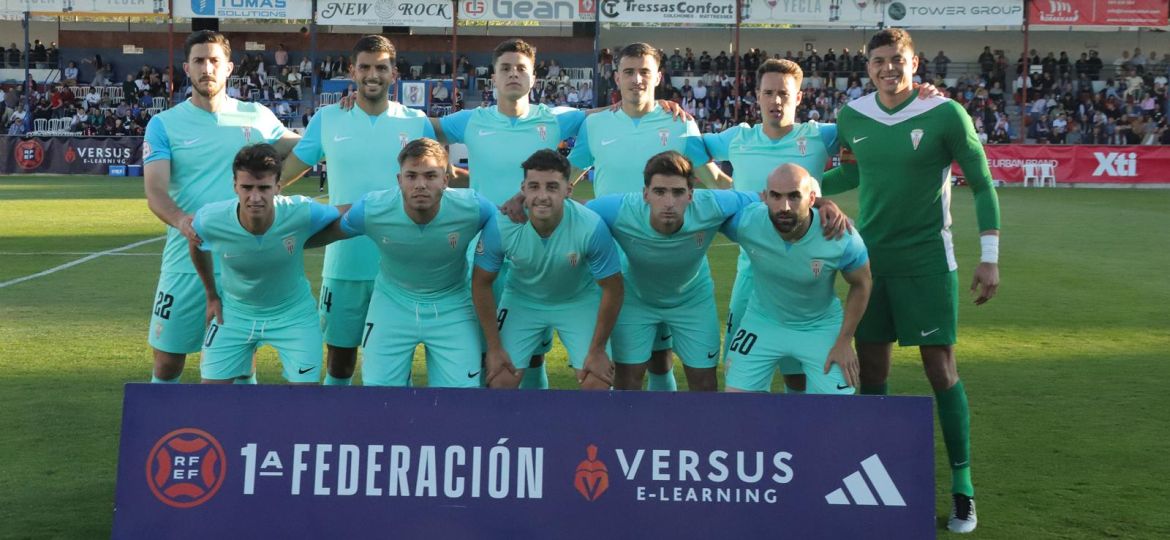 Javi Alonso (el segundo arriba a la izquierda) en el once andaluz (@AlgecirasCF)