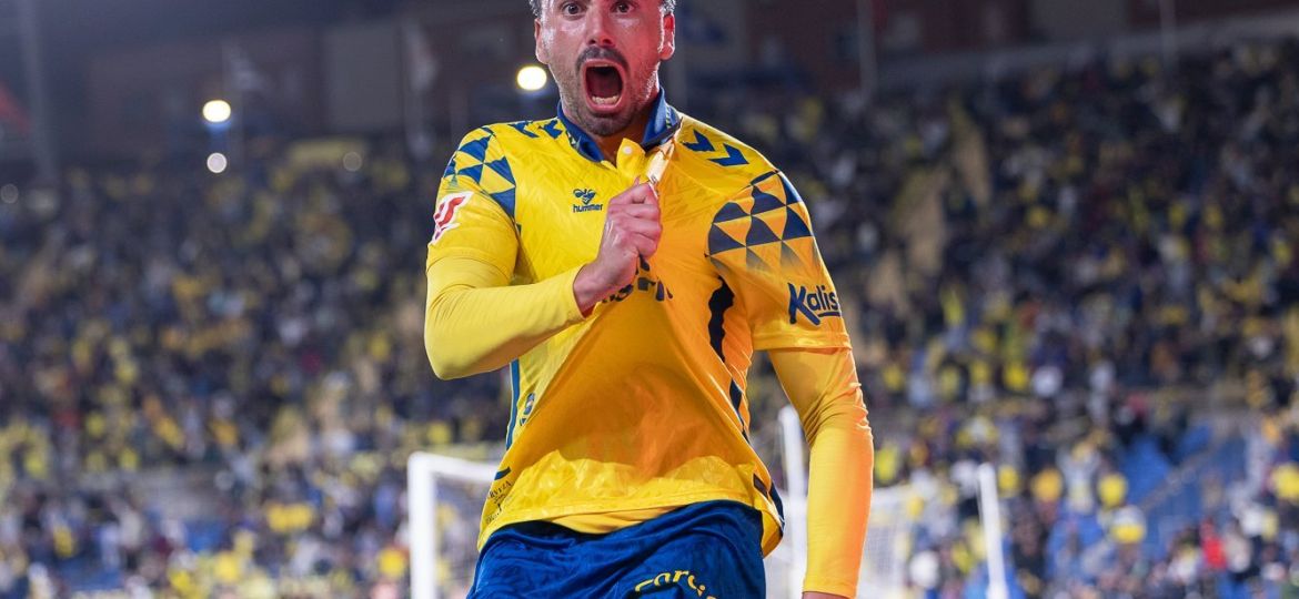 Javi Muñoz celebrando su gol al Atlético de Madrid (@UDLP_Oficial)