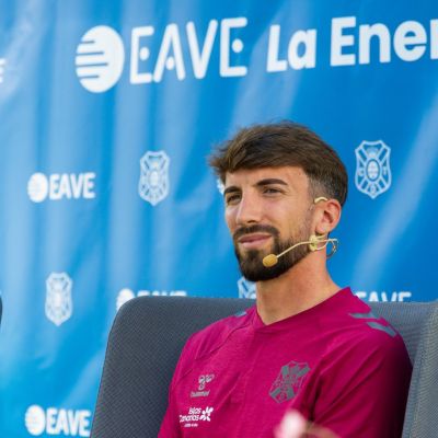 Javi Pérez durante su presentación (@CDTOficial)