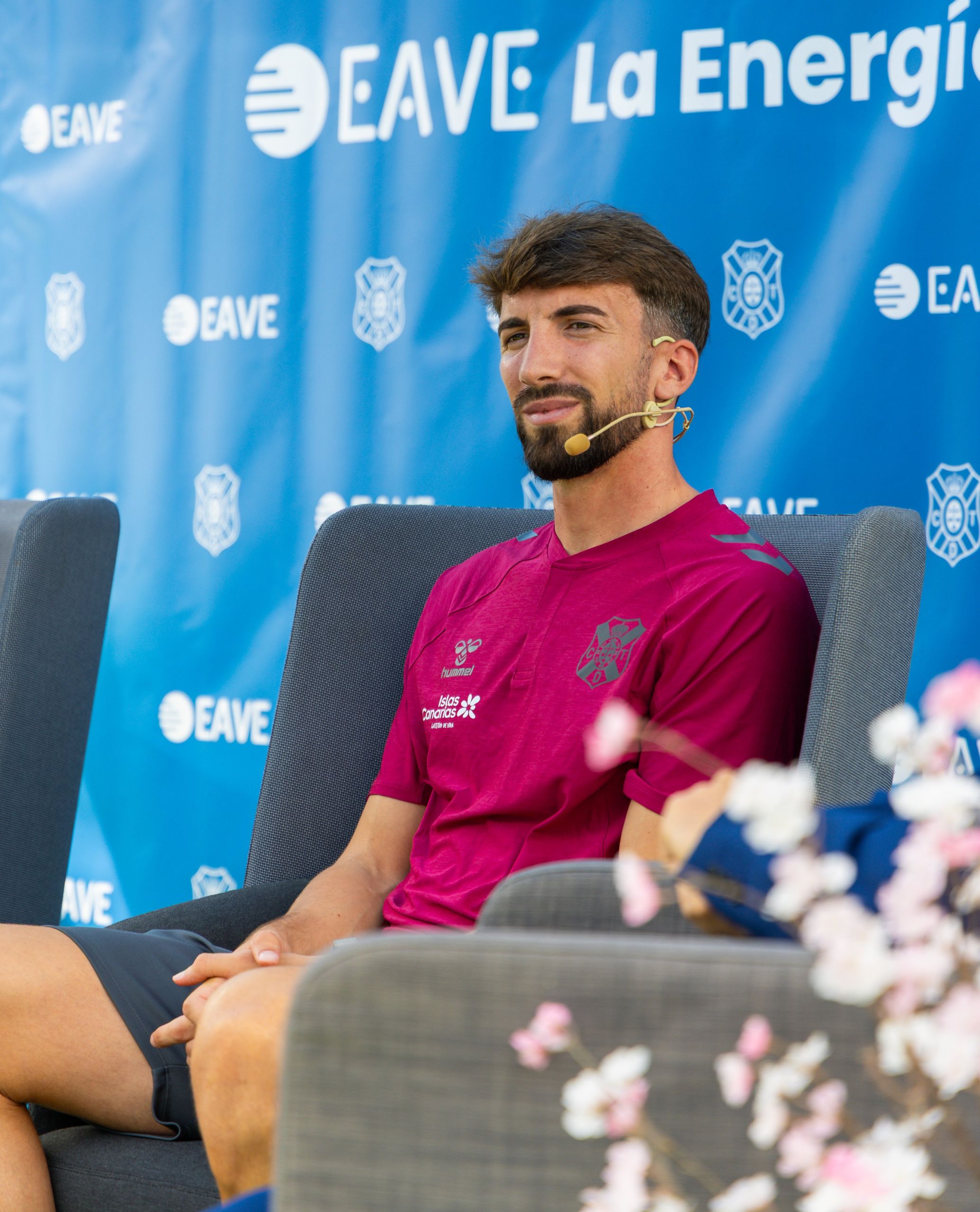Javi Pérez durante su presentación (@CDTOficial)