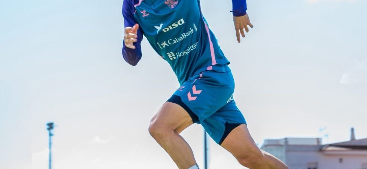 Javi Pérez durante un entrenamiento (CD Tenerife)