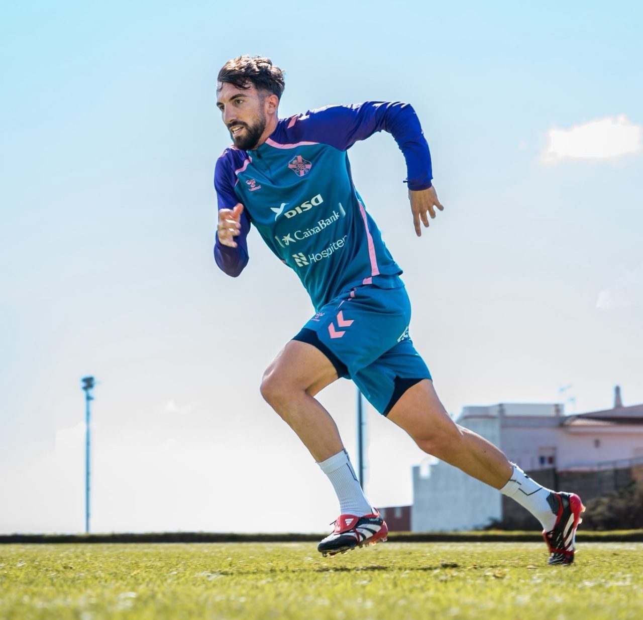 Javi Pérez durante un entrenamiento (CD Tenerife)