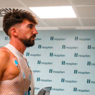 Javi Pérez pasando el reconocimiento médico (CD Tenerife)