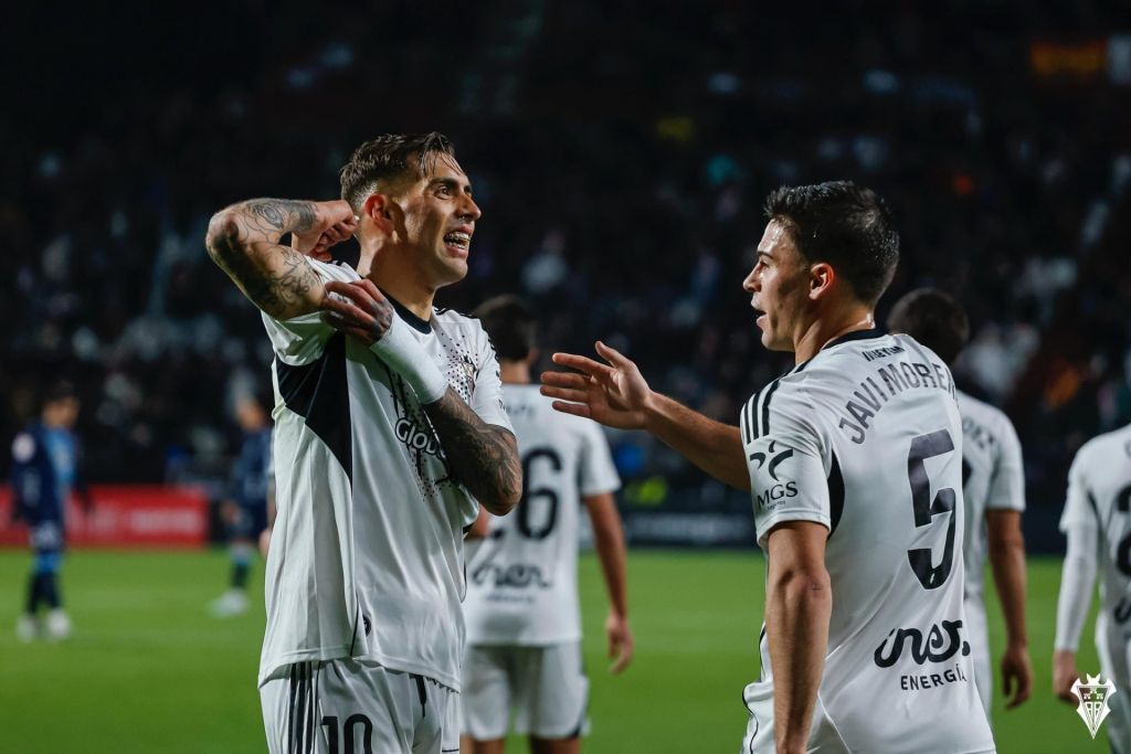 Jefté Betancor celebra su gol al Celta (Albacete Balompié)