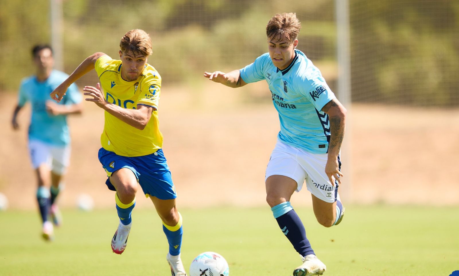 Jeremia Recoba, en el encuentro frente al Cádiz, con el azul del Marino (UDLP.es)