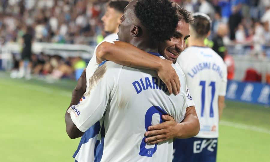 Jeremy Mellot abraza a Diarra (La Liga)