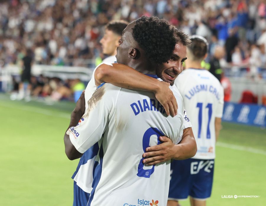 Jeremy Mellot abraza a Diarra (La Liga)