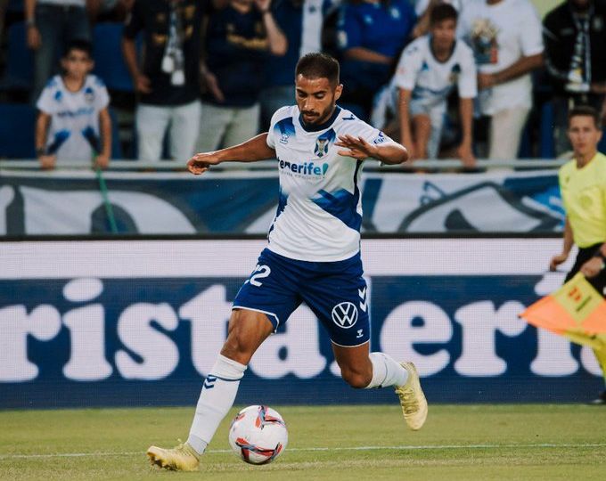 Jeremy Mellot ante el Racing en el Heliodoro (@CDTOficial)
