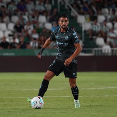 Jeremy Mellot con el balón en los pies (@CDCastellon)