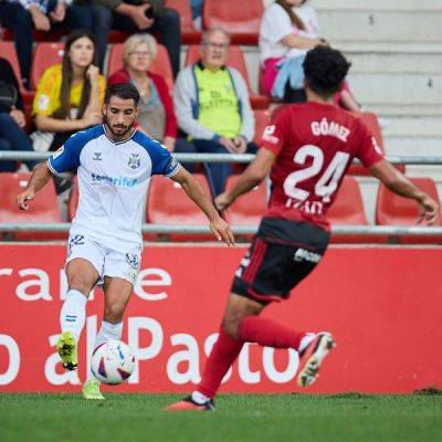 Jeremy Mellot durante el Mirandés- Tenerife (LALIGA)