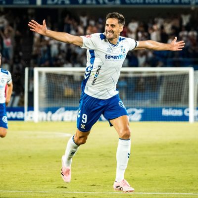 Jesús de Miguel tras marcar (@CDTenerife)
