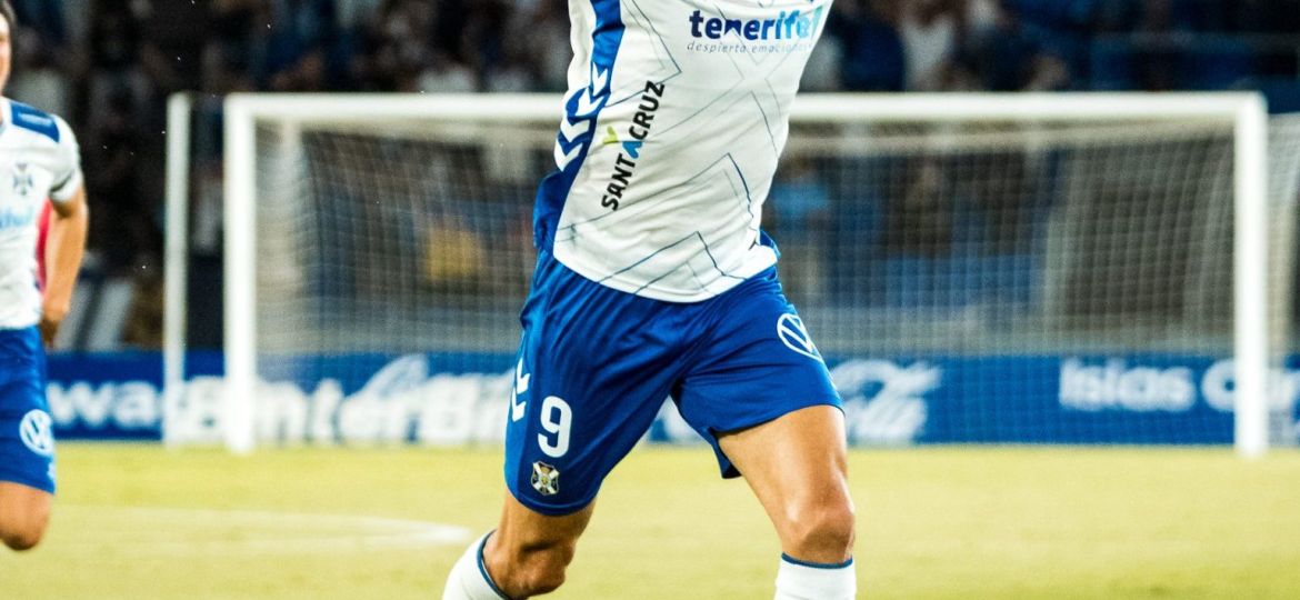 Jesús de Miguel tras marcar (@CDTenerife)