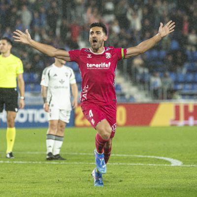 José León celebrando su gol al Albacete (San Acosta)
