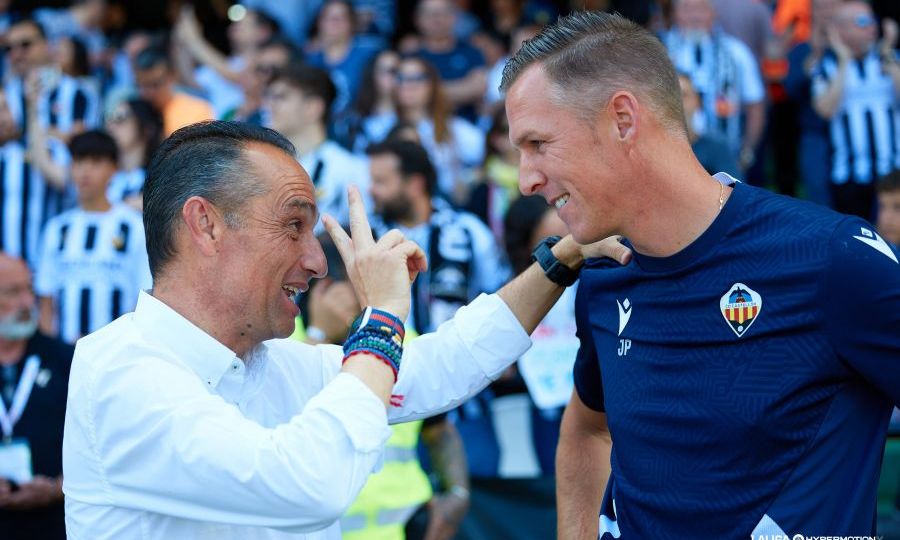 José Luis Oltra y Johan Plat (La Liga)