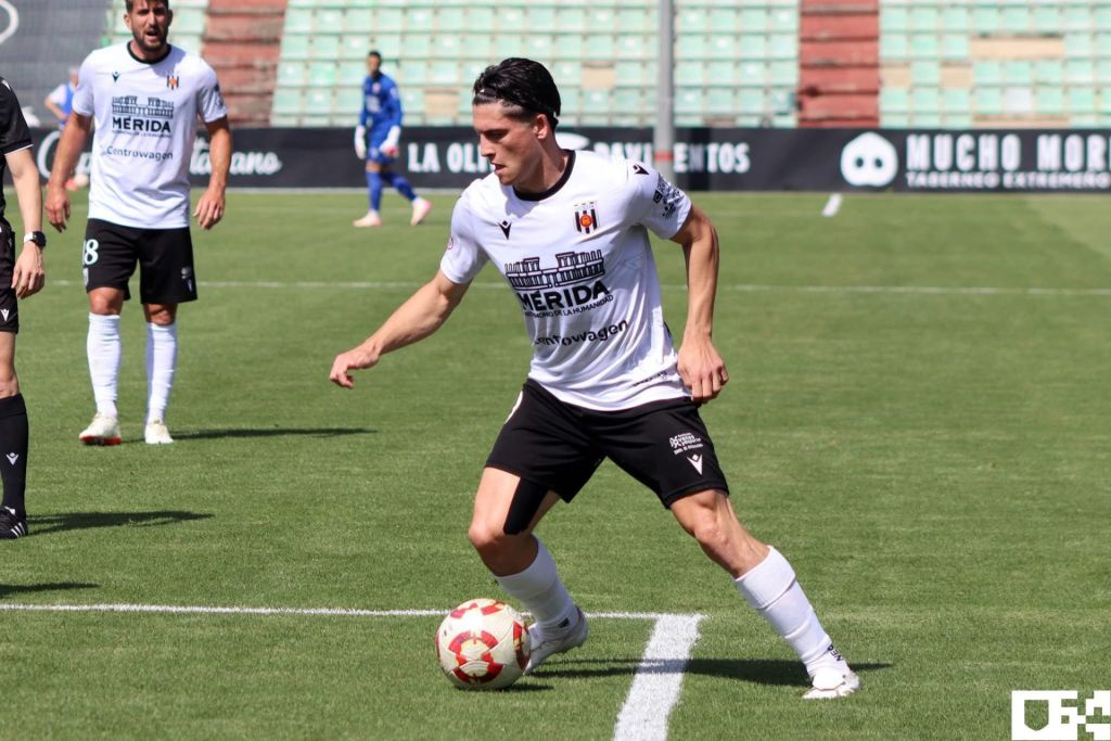 Juanjo Sánchez con el Mérida (@Merida_AD)