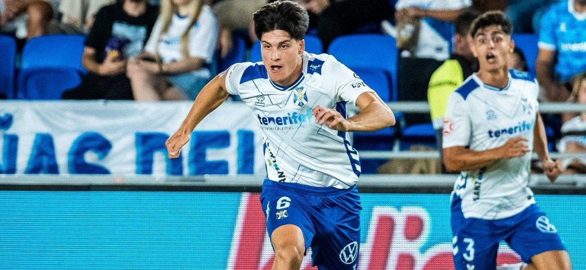 Juanjo Sánchez durante el partido (CD TENERIFE)|Juanjo (CD TENERIFE)