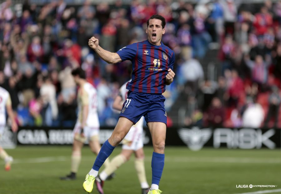 Juanto Ortuño celebrando su gol al Mirandés (La Liga)