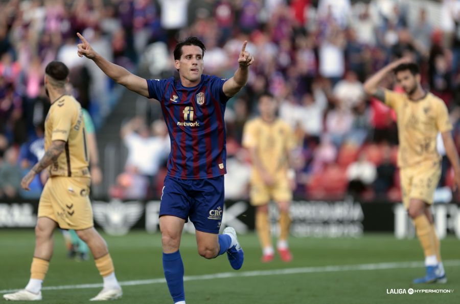 Juanto Ortuño celebrando un gol (La Liga)