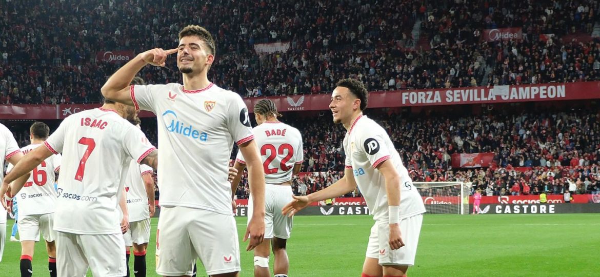 Kike Salas celebra su gol al Mallorca (@SevillaFC)